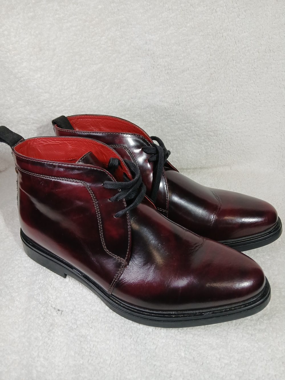 Base London Italian Men's Burgundy Leather Chukka Boots with Red Lining.Size 8